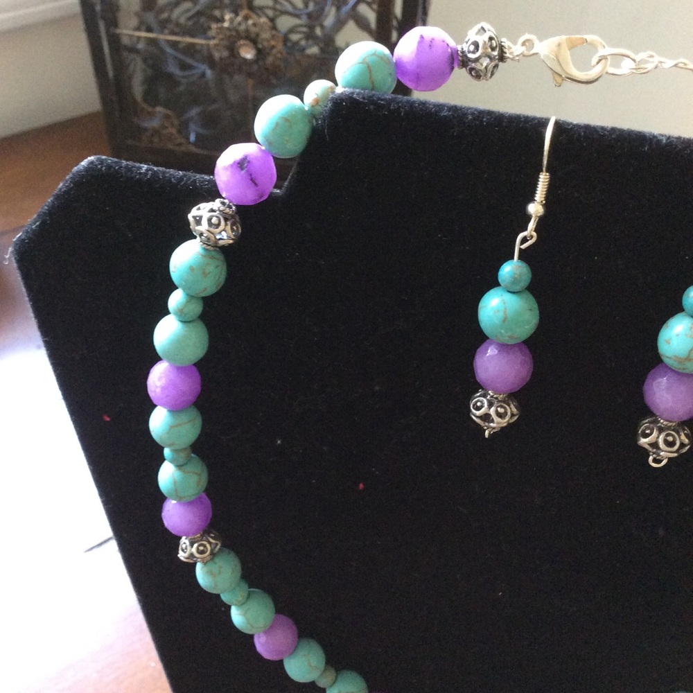 Hand Crafted Turquoise & Purple Beaded Jewelry Set. - Picture 5 of 7